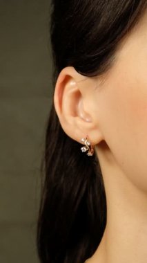 luxury gold and diamond jewelery