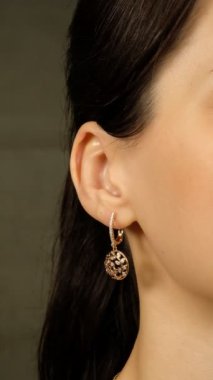 luxury gold and diamond jewelery