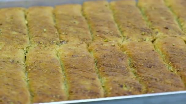 Makanan Penutup Tradisional Turki Baklava Dengan Jambu Mete Kenari Baklava — Stok Video