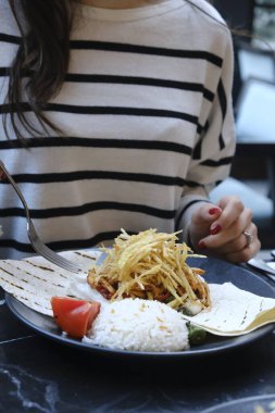 Masada nefis et yemeği. 