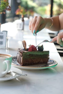 Masada lezzetli bir pasta var.