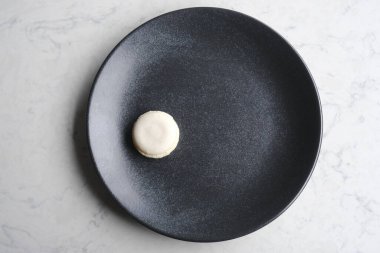 Makaronlara yakın plan farklı renkte pastalar.