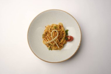 Lezzetli soslu lezzetli klasik İtalyan makarnası..