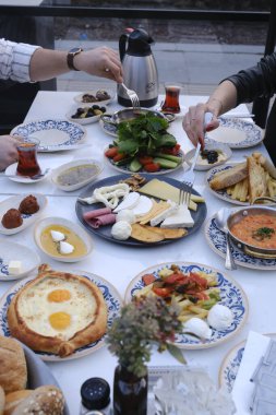 zengin ve leziz Türk Kahvaltı