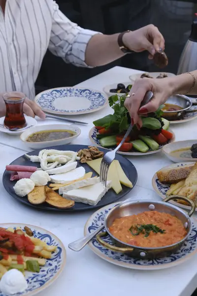 zengin ve leziz Türk Kahvaltı