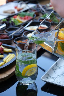 Zengin ve lezzetli bir kahvaltı