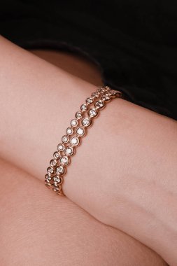 Şık mücevherler, elmaslar ve değerli taşlar..