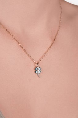 Şık mücevherler, elmaslar ve değerli taşlar..