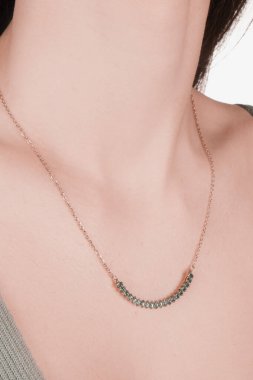 Şık mücevherler, elmaslar ve değerli taşlar..