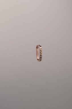 Şık mücevherler, elmaslar ve değerli taşlar..