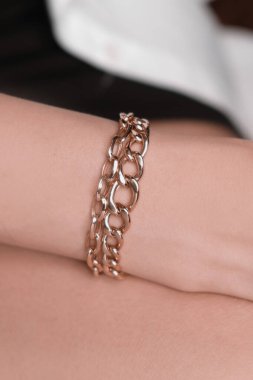 Şık mücevherler, elmaslar ve değerli taşlar..