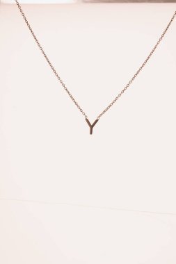 Şık mücevherler, elmaslar ve değerli taşlar..