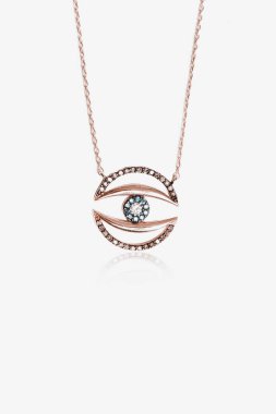 Şık mücevherler, elmaslar ve değerli taşlar..