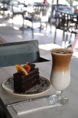 Masada lezzetli bir pasta var.