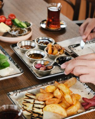 Zengin ve lezzetli bir kahvaltı