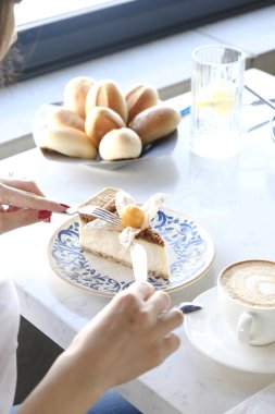 Masada lezzetli bir pasta var.