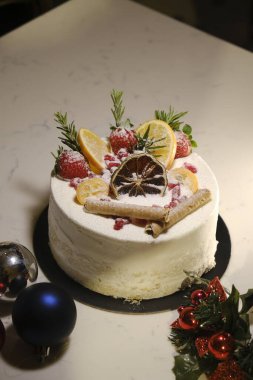 Masada lezzetli bir pasta var.