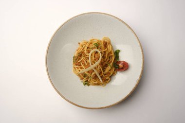 Lezzetli soslu lezzetli klasik İtalyan makarnası..