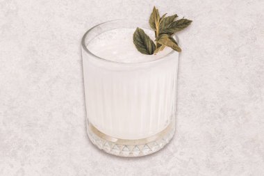 Türk Ayran içmek veya Kefir / ayran yoğurt ile yapılan.