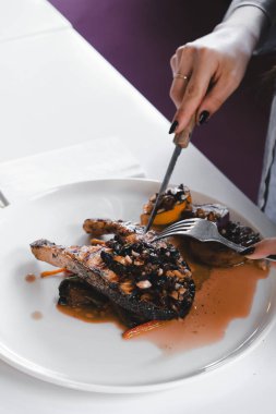 Biraz sebzeli somon pişirdim.