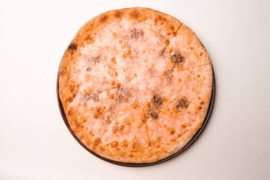 Lezzetli karışık İtalyan pizzası.