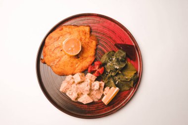 Masada lezzetli tavuk yemeği