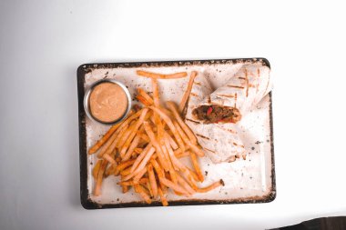 Izgara fasulye paketleyicisi, sağlıklı ızgara tavuk ve maydanoz paketleri..