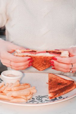 Geleneksel Türk tostu, lezzetli kahvaltı