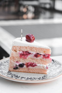 Masada lezzetli bir pasta var.