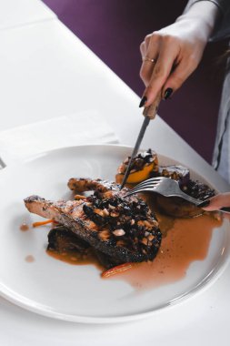 Biraz sebzeli somon pişirdim.