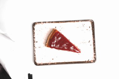 Masada lezzetli bir pasta var.