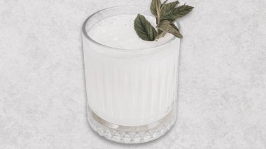 Türk Ayran içmek veya Kefir / ayran yoğurt ile yapılan.