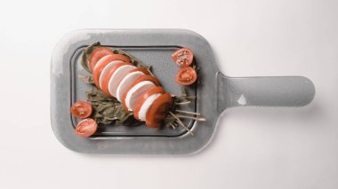 Peynir tabağı, gurme şarap ve peynir tabağı.