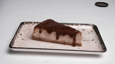 Masada lezzetli bir pasta var.