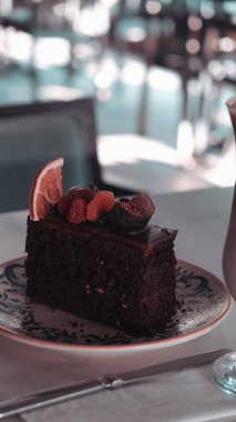 Masada lezzetli bir pasta var.