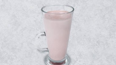 Yaz renkli meyve suyu ya da dondurulmuş meyve suyu. Sağlıklı, detoks içeceği konsepti.