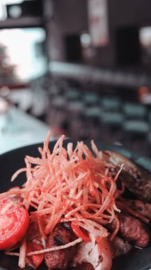 Masada nefis et yemeği. 