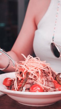 Masada nefis et yemeği. 