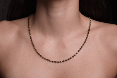 El yapımı değerli mücevherler. Kadınlar için bijouterie ve mücevher altın ve elmaslar