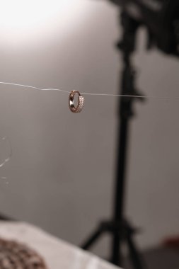 El yapımı değerli mücevherler. Kadınlar için bijouterie ve mücevher altın ve elmaslar