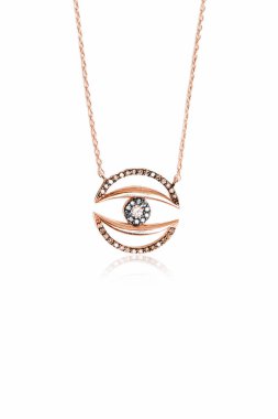 Gümüş, altın, elmas, değerli taşlar gibi şık mücevherler..