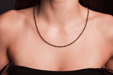 Şık mücevherler, elmaslar ve değerli taşlar..