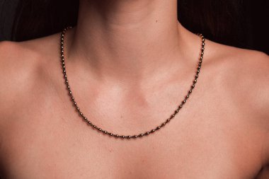 Şık mücevherler, elmaslar ve değerli taşlar..