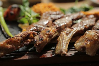 Orta Doğu 'nun Zengin ve Otantik Mutfağından Lezzetli Türk Mutfağı Geleneksel Izgara Et Yemeği