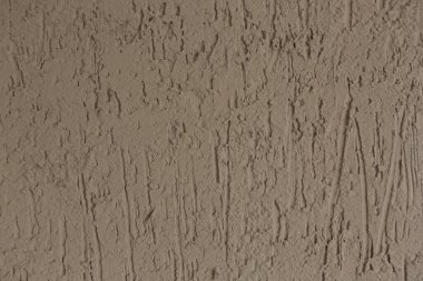 Mağazadaki rafta duran ev eşyaları