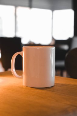 Masanın orada bir kahve molası.