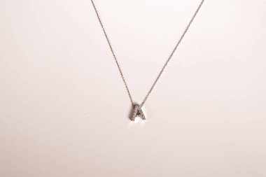 Zarif El yapımı Altın ve Elmas Mücevherler