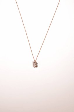 Zarif El yapımı Altın ve Elmas Mücevherler