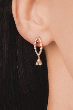 Şık Altın ve Elmas Aksesuarları