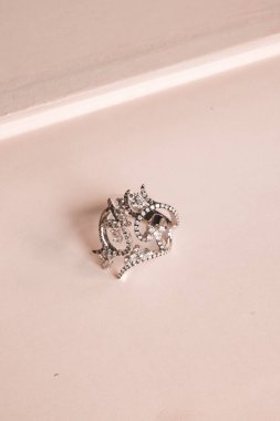 Her Olay İçin El Yapımı Altın ve Elmas Mücevherler